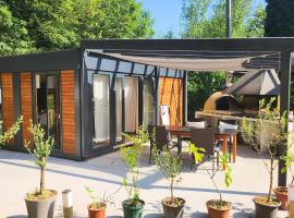 OFFGRID Haus am Angelteich, budget hotel sa Thallern