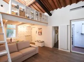 The Chianti Rooster Flat