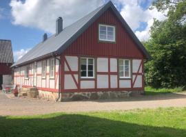 Lerbäckshult, Korsvirkeshus, villa in Hjärnarp