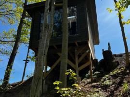 Vättervy Glamping- Ravinstuga, lodge en Habo