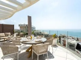 Luxury Penthouse with Rooftop