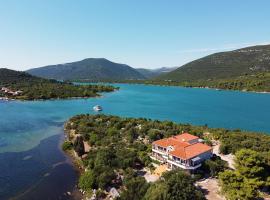 Apartment Waterfront Oasis-2 by Interhome, hotel sa parkingom u gradu Mali Ston