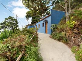 Casa Azul del Roque Negro，聖克魯斯－德特內里費的木屋