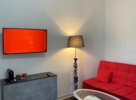 Mini Red Hub - Design Apartment, alojamento para férias em SantʼAgapito