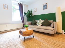 FULL HOUSE Studios - The Forest Apartment - Nespresso inkl, vacation rental in Halle an der Saale