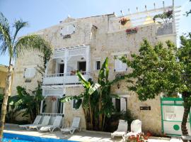 Villa Tasos, hotel with pools in Acharavi