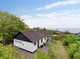 Holiday Home Dika - 400m from the sea in Bornholm by Interhome、Hasleのペット同伴可ホテル