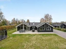 Holiday Home Ursel - 600m from the sea in Lolland- Falster and Mon by Interhome