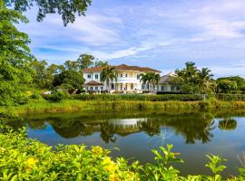 The White House, Palm Hills Golf and Country Club, khách sạn có chỗ đậu xe ở Ban Nong Sai