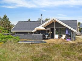 Holiday Home Myrte - 900m from the sea in NW Jutland by Interhome, semesterboende i Torsted