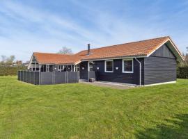 Holiday Home Elise - from the sea in NE Jutland by Interhome, semesterboende i Hals