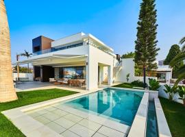 Sea Gardens Villa, villa in Nerja