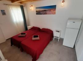 Ibiza Suite Independent bedroom and bathroom, homestay in Albufeira