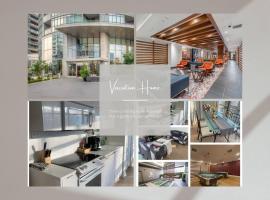 Downtown Toronto Condo Suite, resort en Toronto