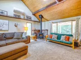 Pet-Friendly Ocean Park Rental with Outdoor Fire Pit