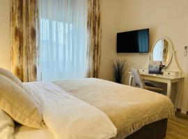 Luxury city rooms, B&B v mestu Ogulin