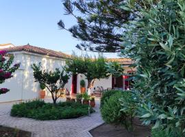 Mediterranean house with beautiful garden, villa in Karlovasi