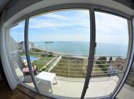 ADONIS Costinesti，科斯蒂內甚蒂的青年旅館