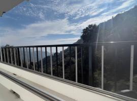 100 stairs holiday home: Mussoorie şehrinde bir pansiyon
