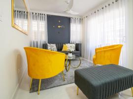 Luxury, cozy apartment Malecon / 3 min Downtown, leilighet i Santo Domingo