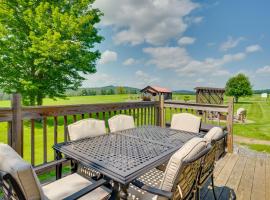 Hardwick Family Home on VAST Snowmobile Trail, hotel en Hardwick