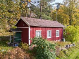 Little Guesthouse Cabin, Once Home to Lotta Svärd, chalet de montaña en Raasepori
