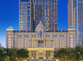 Al Habtoor Palace: Dubai, Jumeirah Plajı yakınında bir otel