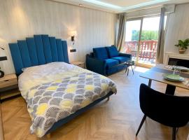 Splendide Studio avec balcon - Trouville centre, beach rental in Trouville-sur-Mer