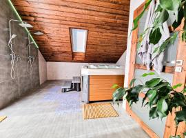 GraVelo - Apartament Jacuzzi, hotel with parking in Bartkowa-Posadowa