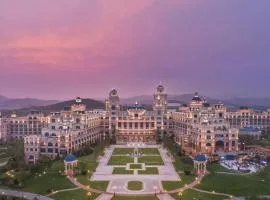 Hilton Dalian Golden Pebble Beach Resort
