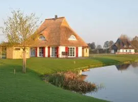 Reetdachhaus am Bodden mit Sauna