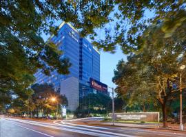 Hilton Shanghai Hongqiao, hotel v blízkosti zaujímavosti Sunshine International Plaza (Šanghaj)
