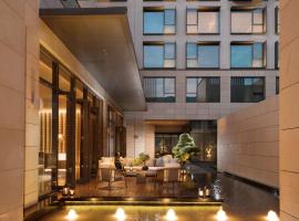 Joyze Hotel Xiamen, Curio Collection By Hilton, four-star hotel in Xiamen
