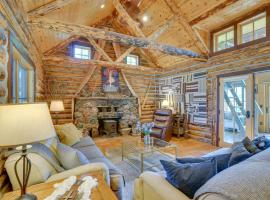 Luxe Log Cabin about 15 Mi to Downtown Moab!, hotel en Moab