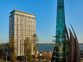 Doubletree By Hilton Perth Waterfront, accessible hotel in Perth