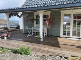 Pittelille - supercozy small luxury in Henningsvær, cabaña o casa de campo en Henningsvaer