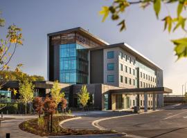 DoubleTree By Hilton Auckland Karaka, hotel with parking in Auckland