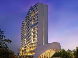 DoubleTree by Hilton Ahmedabad: Ahmedabad, MICA yakınında bir otel