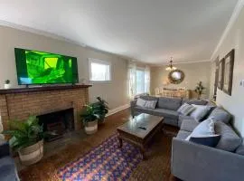 Beautifully remodeled house 1.5 miles from falls.