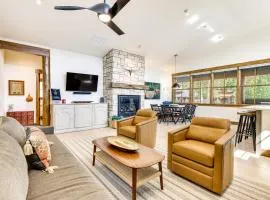 Mountain Views Luxurious Grand Lake Escape!