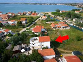 Apartments and rooms by the sea Nin, Zadar - 5858, готель у Ніні