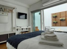 Angra Heritage - City Center Hostel，位于英雄港的酒店