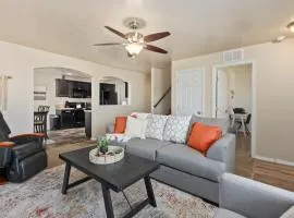 4br Sleeps 9 Near Topgolf, Parks Wahooz Fun