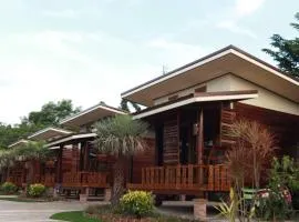 พบรักรีสอร์ท Pobruk resort、Tha Boのバケーションレンタル
