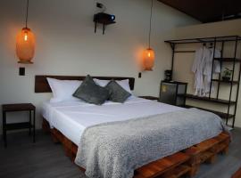 Glamping Entre Rocas Tena, glamping site in Tena