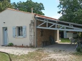 le clos des chevaliers, hotel con parking en Pons