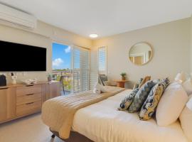 Quiet Hotel Room in Mantra Salt Beach by uHoliday, hótel í Kingscliff