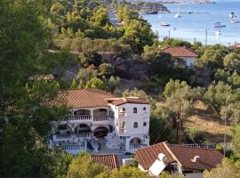 Ethnicks apartment 3, hotel con estacionamiento en Ormos Panagias