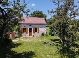 Le Bouchat : Maisonnette au calme pour 2 +1 guest, cottage in Cesset