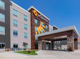 La Quinta Inn & Suites by Wyndham Jackson-Cape Girardeau, hotel berdekatan Cape Girardeau Regional Airport - CGI, Jackson